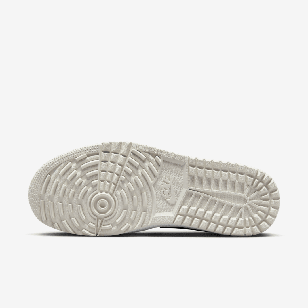 Air Jordan 1 Low G - Image 31