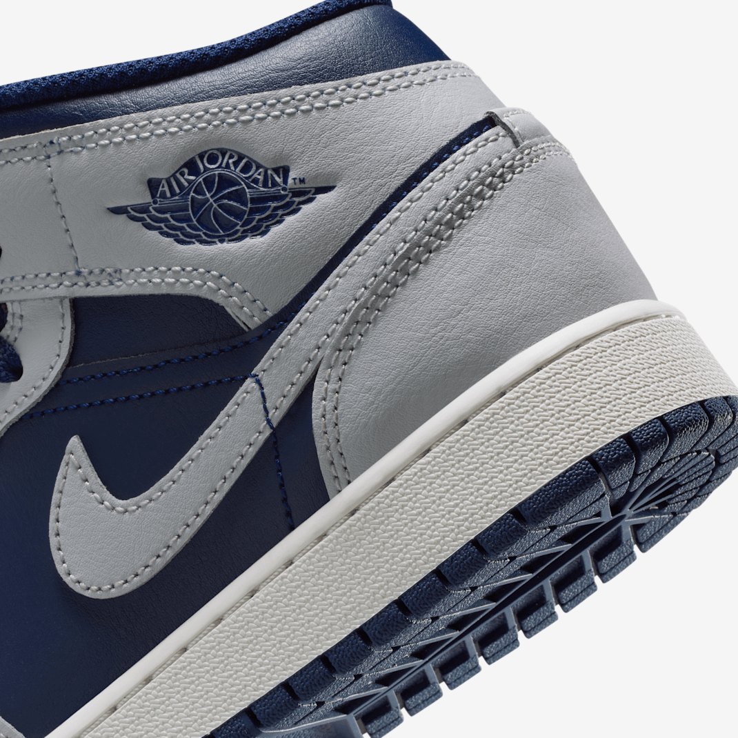 Air Jordan 1 Mid - Image 8