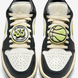 WMNSAIRJORDAN1LOWSE-160.png 133036