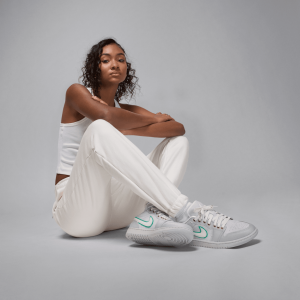 WMNSAIRJORDAN1LOWSE-169.png 133045