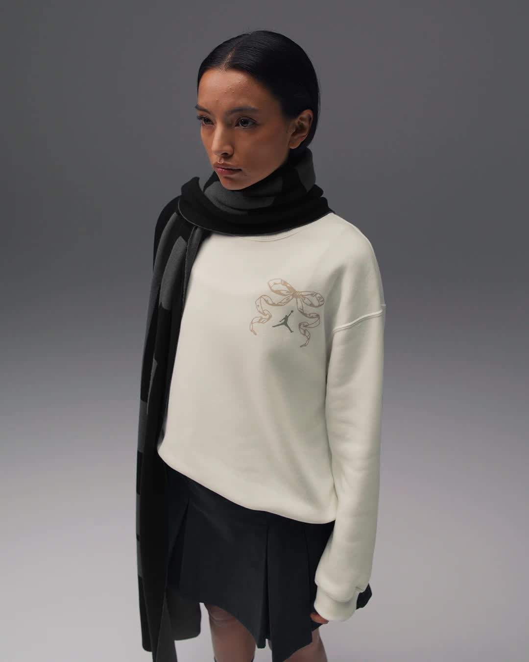 Air Jordan 1 Mid - Image 2