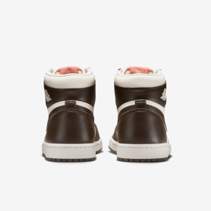 WMNSAIRJORDAN1RETROHIOG-27.png 120885