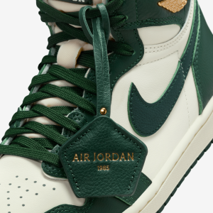 WMNSAIRJORDAN1RETROHIOG-41.png 120899