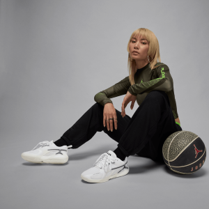 WMNSJORDANHEIRSERIES-28.png 127843